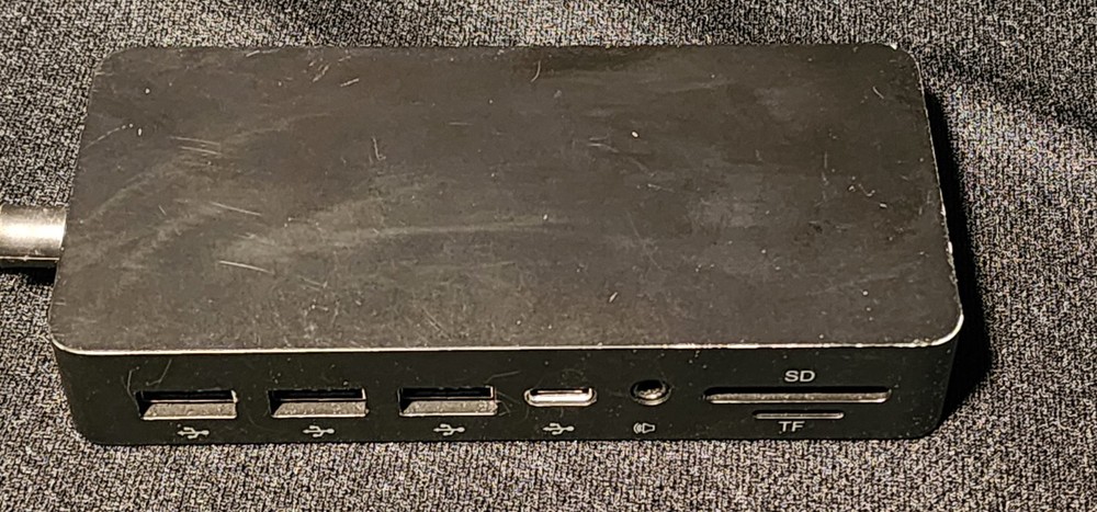 Surface Docking Station SH701