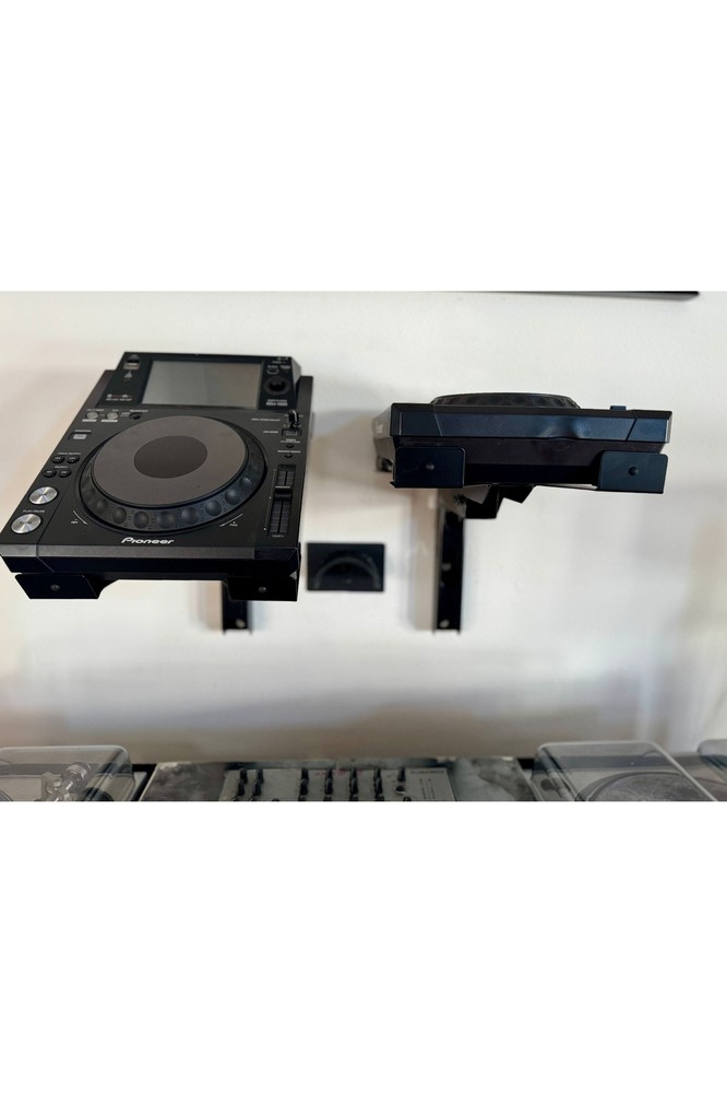 Apache Wallmounted Rack for Pioneer CDJ 2000, 3000