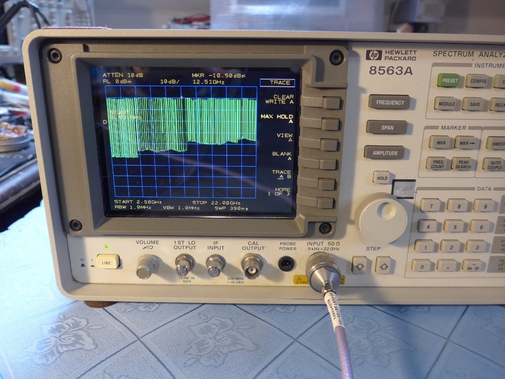 HP8563A Spectrum Analyzer 22.0GHz with new LCD