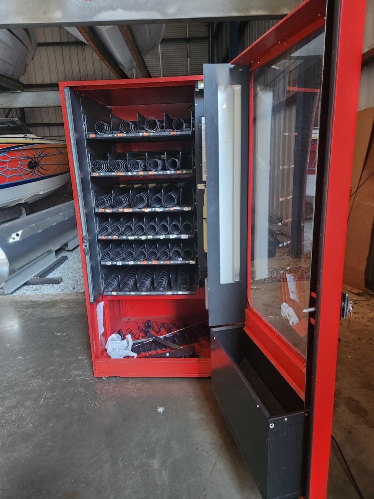 Lance Vending Machine 3054 - Used, in Working Condition