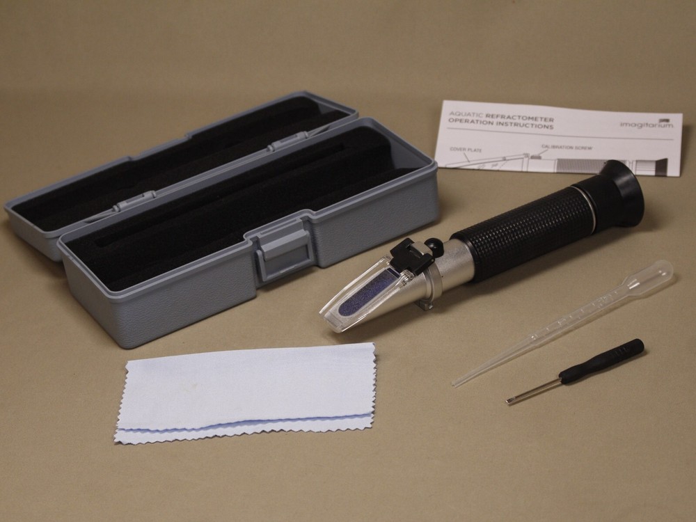 Imagitarium Aquatic Refractometer Pre Owned completed with case and manual.