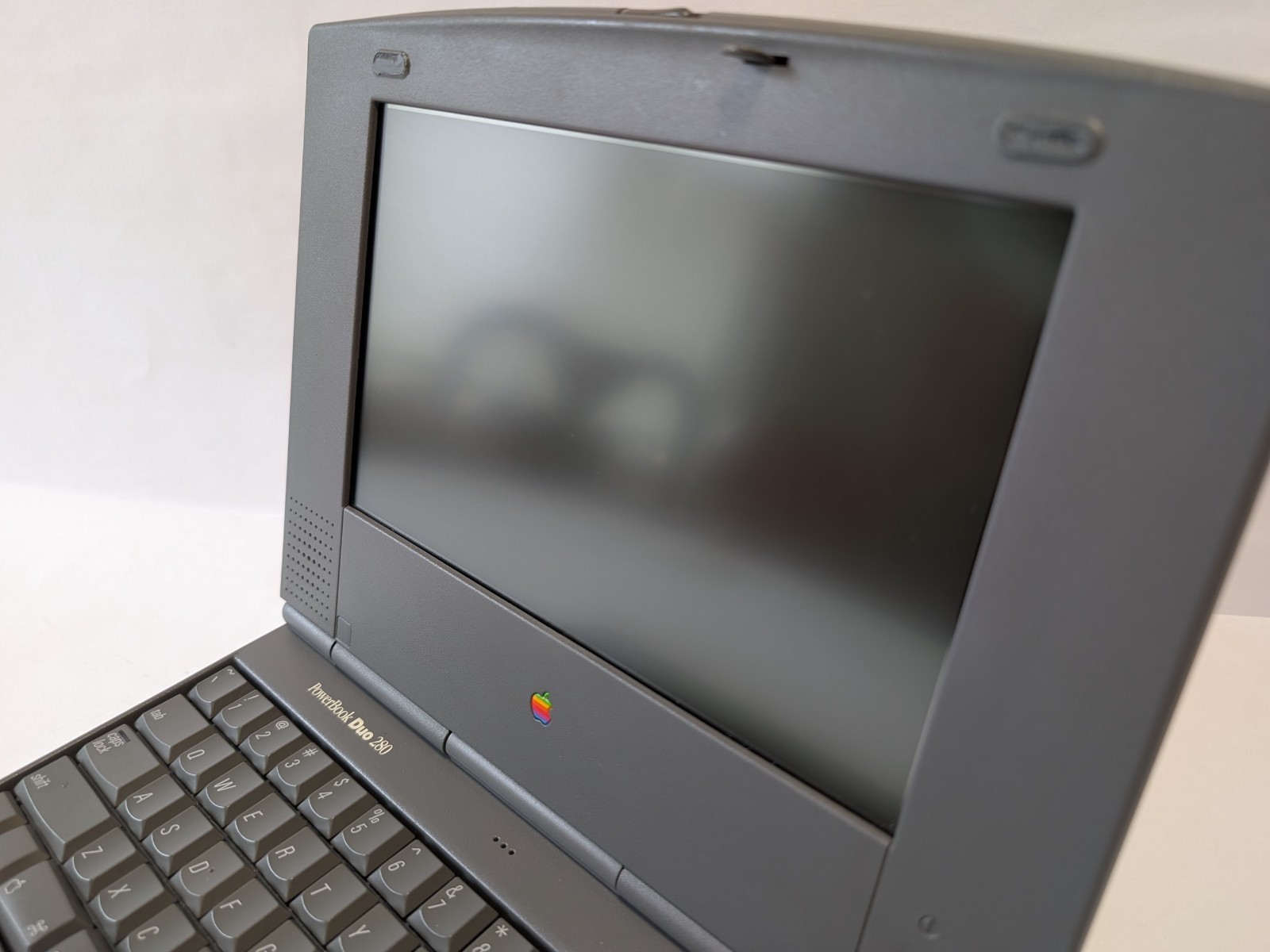 Vintage Apple PowerBook Duo 280 M7777 - UNTESTED