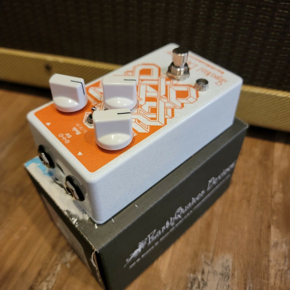 Earth Quaker Spatial Delivery Envelope Filter Sample & Hold Guitar Effect Pedal