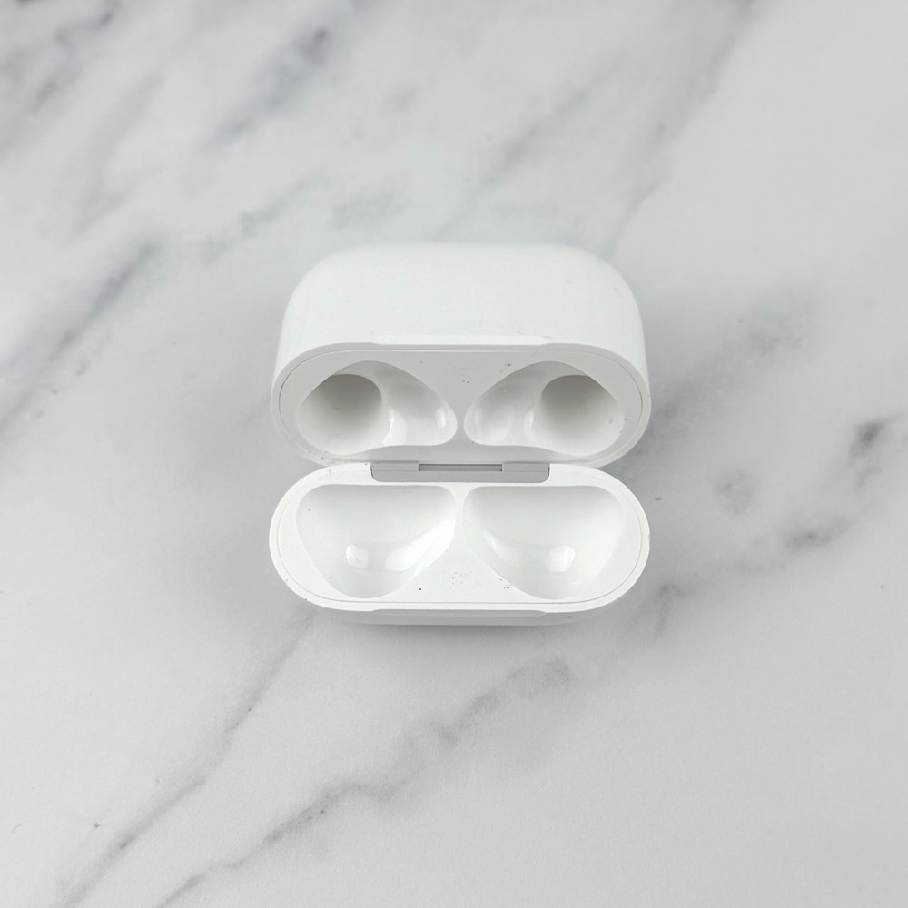 Apple AirPods 4th Generation Charging Case A3058 Replacement Only