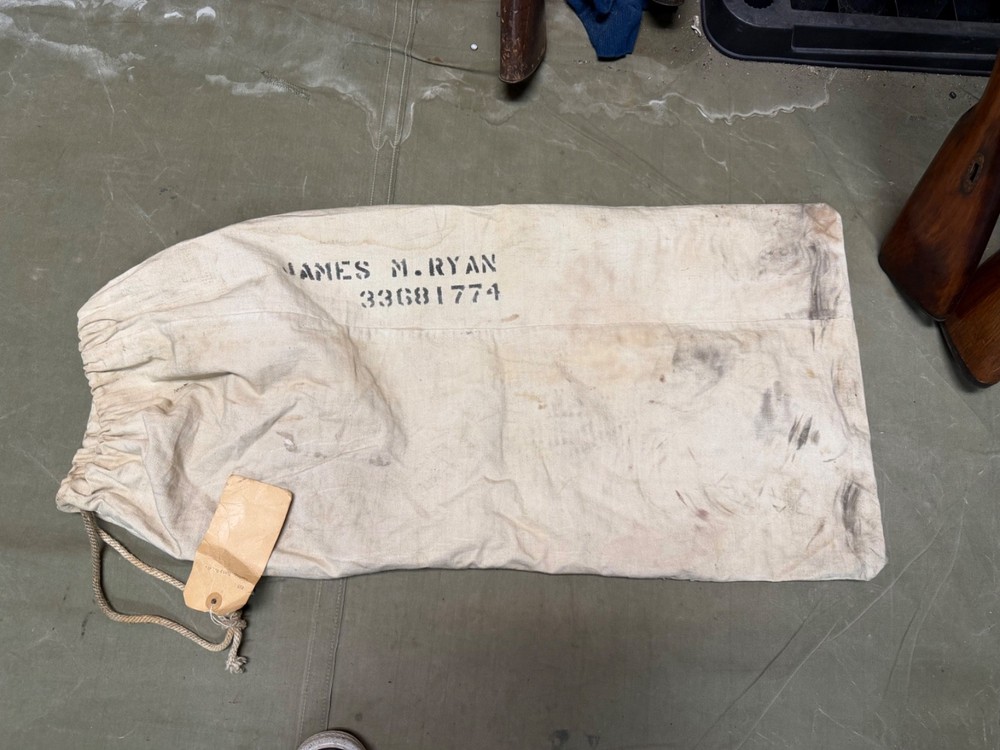 ORIGINAL WWII US ARMY INFANTRY BARRACKS LAUNDRY CARRY BAG-KHAKI,NAMED