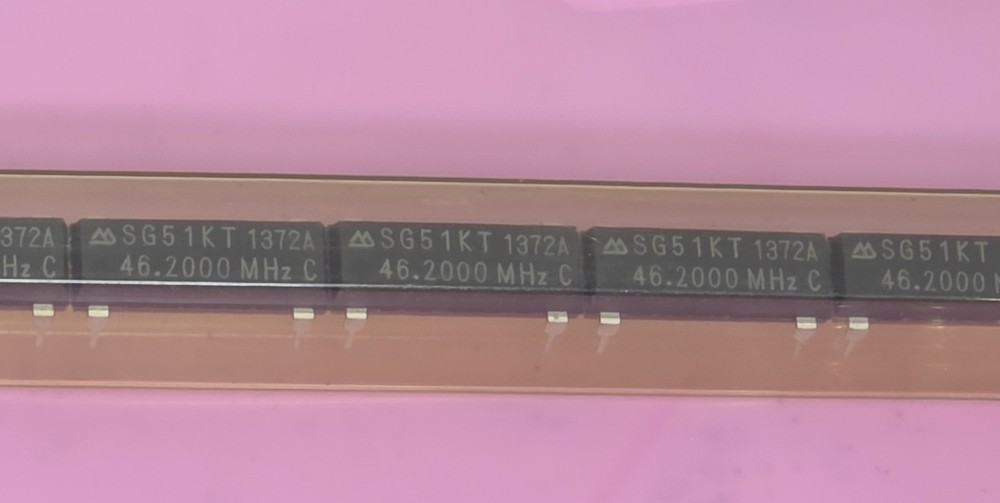 (25) Seiko SG51KT 1372A 46.2000 MHz Crystal-Controlled OSCILLATORS