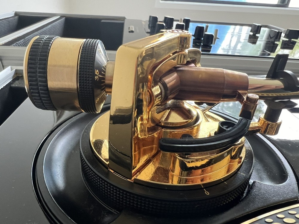 TECHNICS SL-1200 LTD Limited Gold Edition (open box)