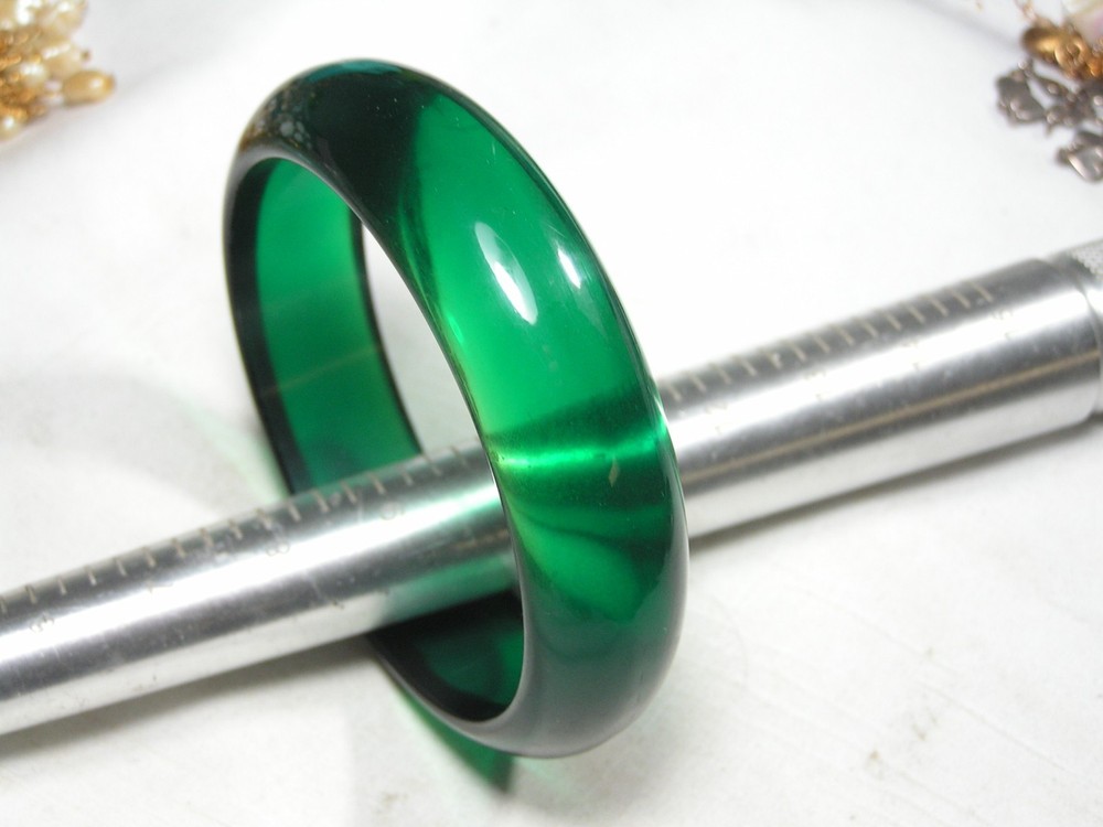 ...Vintage Clear Green Lucite Bangle Bracelet...
