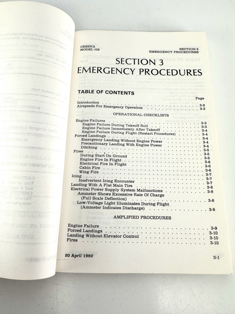 Vintage 1983 Cessna Model 152 Information Manual
