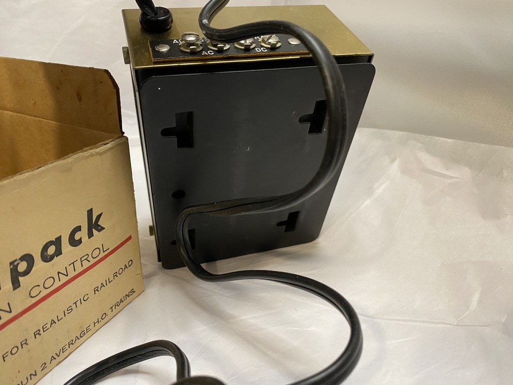 MRC Train pack HO Train Control Model 100 USA Model Rectifier Corp