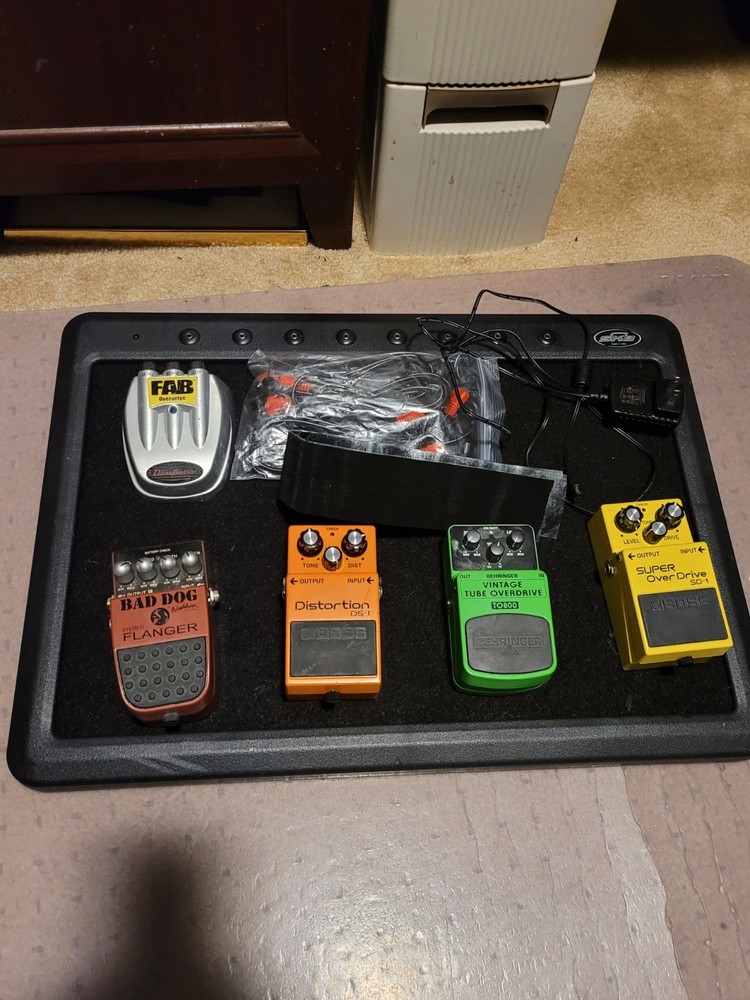 Guitar Pedal with Pedalboard
