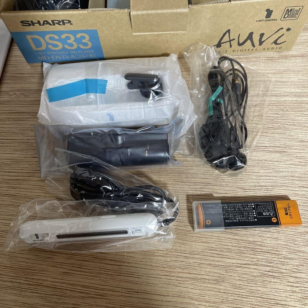 SHARP MD Walkman MD-DS33 Blue Minidisc Player with Box Perfectly Working