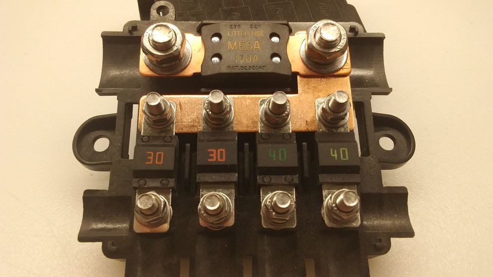 5 Ways Power Distribution Block: Includes 4-Midi & 1-Mega Littelfuse Fuses