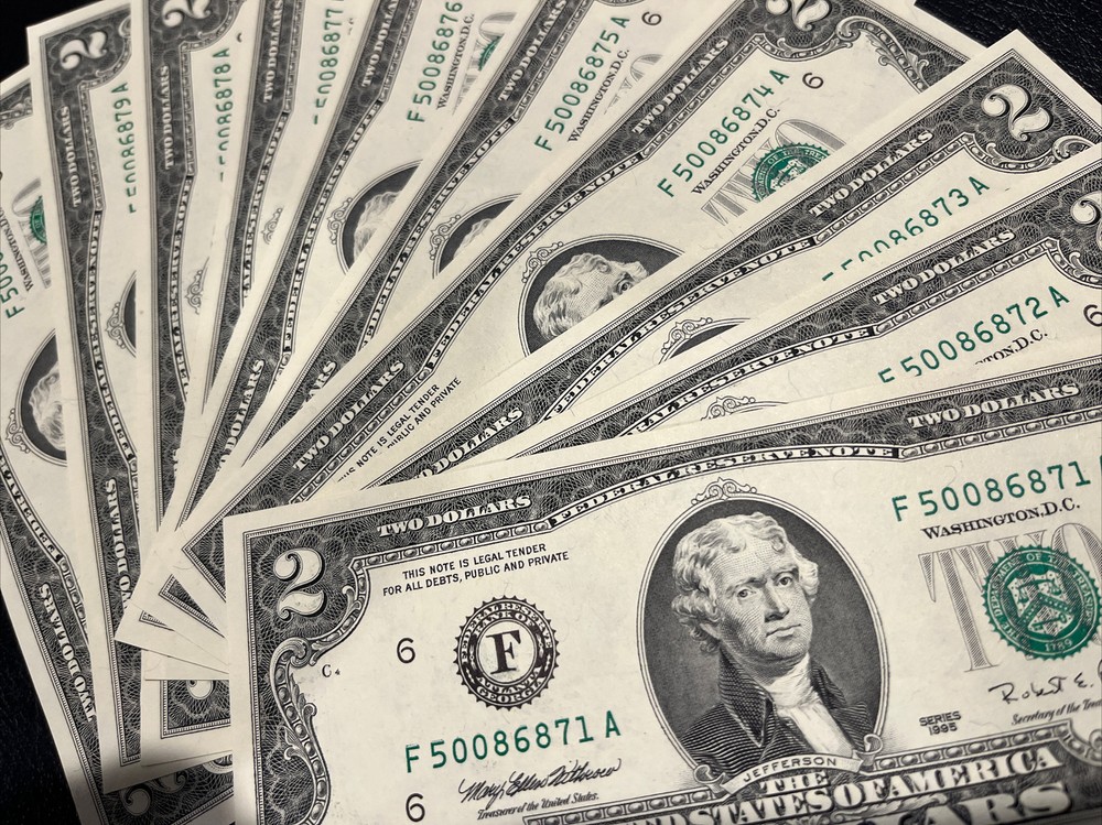 1995 Two Dollar Bill Uncirculated Sequential Note ($2) UNC - Buying 1 Note