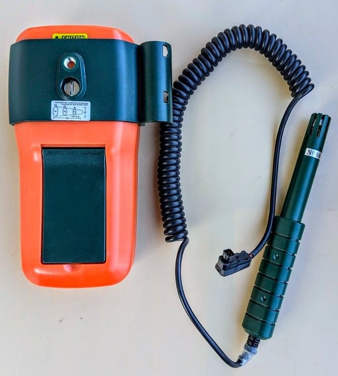 Infrared-Thermometer / Hydro- Thermometer by EXTECH Instruments - Model RH101