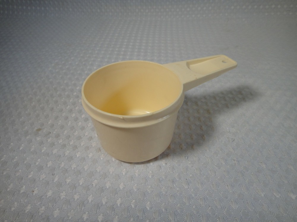 Tupperware Measuring 2/3 Cup Replacement Almond #763 Kitchen Gadget