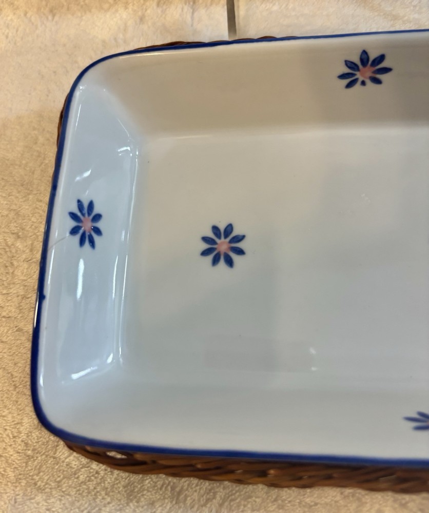 Snowflake Ceramic Oven Dishes With Bamboo Serving Baskets, Set Of 2, Stackable.