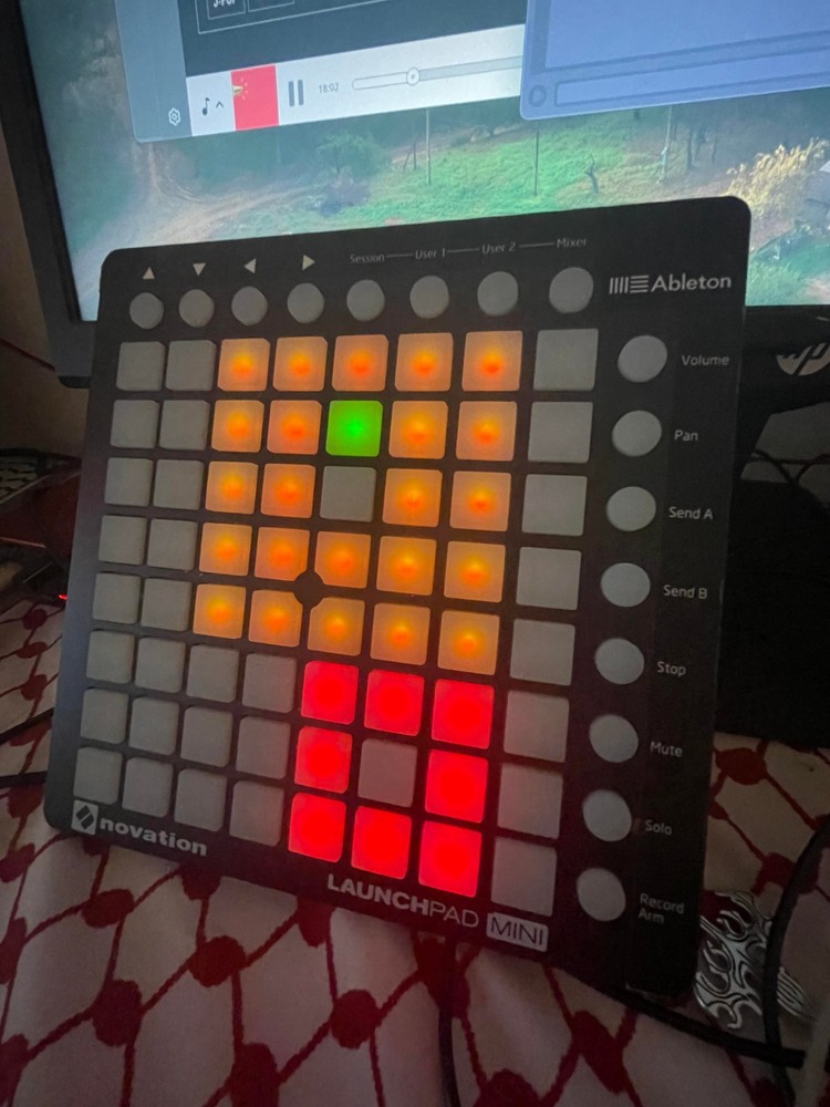 Novation Launchpad Mini - MK1 USB MIDI Interface Ableton Controller Pad