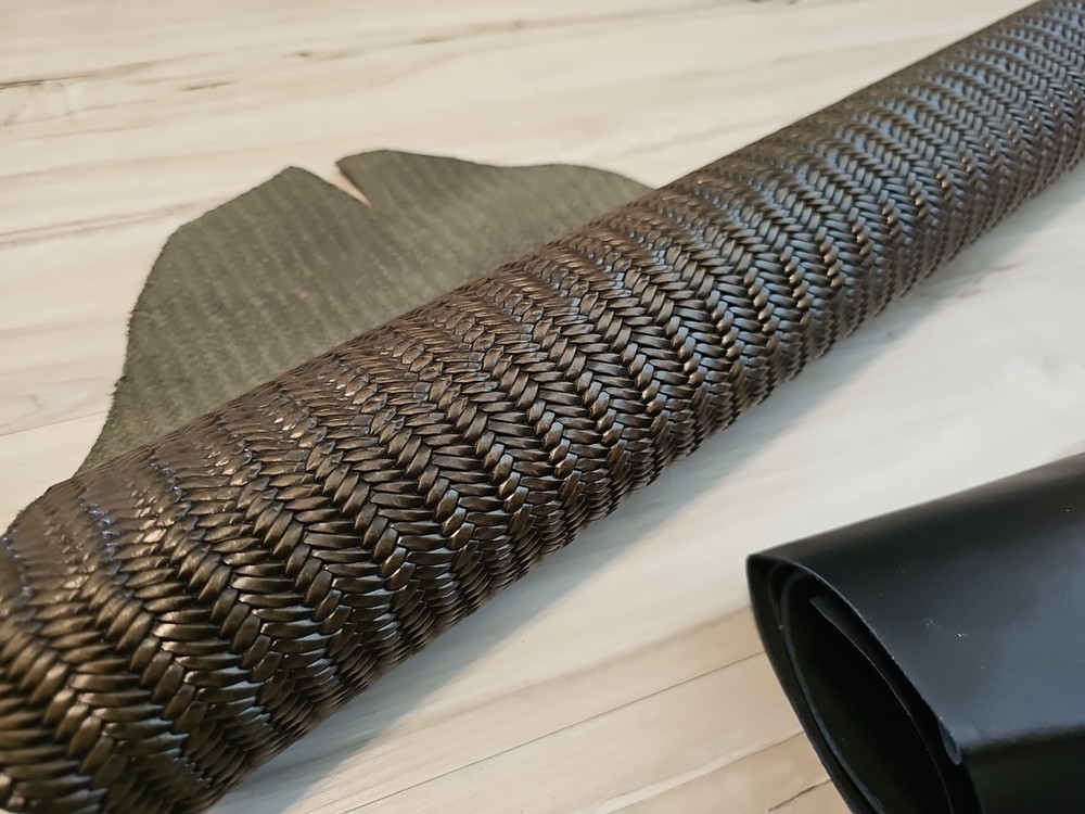 3-4oz OLIVE GREEN BASKET WOVEN EMBOSSED LEATHER HIDE SIDE SHEET,PANEL MEDIUM