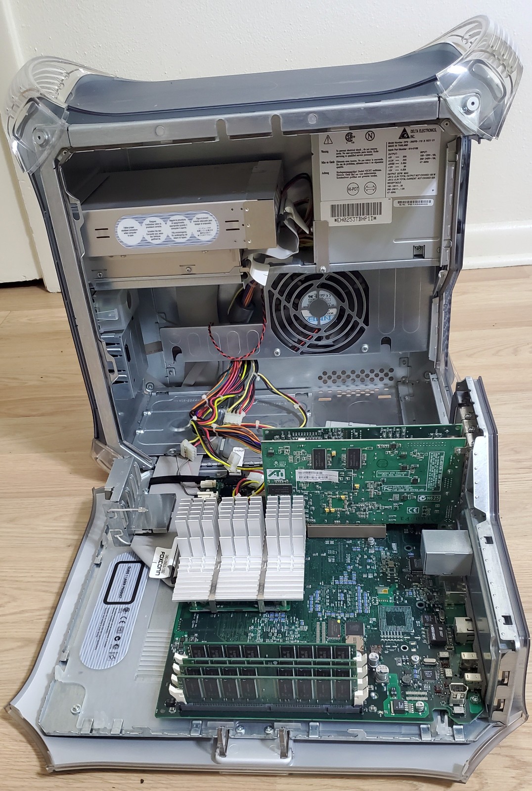 Apple Power Mac G4 2001 500MHz 1GB RAM Radeon 8500 RAID SCSI No HDD No OS