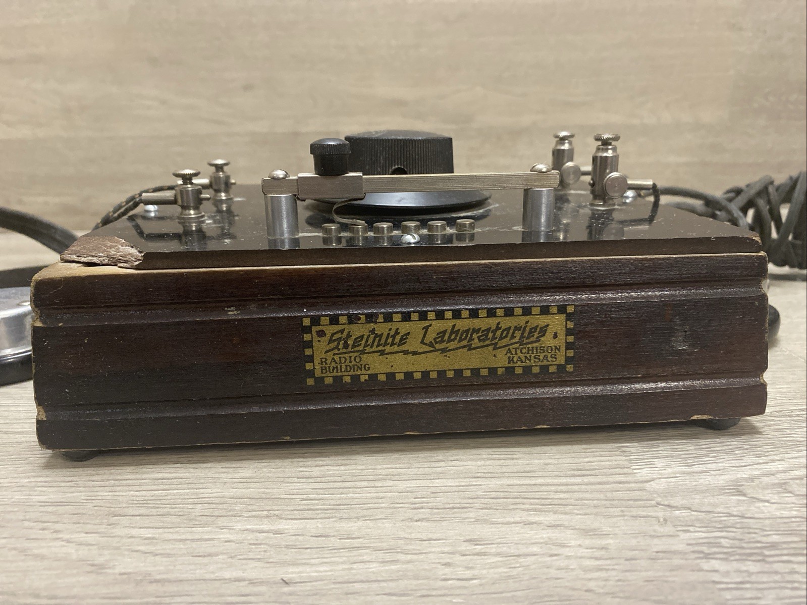 1920'S STEINITE LABORATORIES CRYSTAL COMMUNICATION SET W: 2 HEADSETS