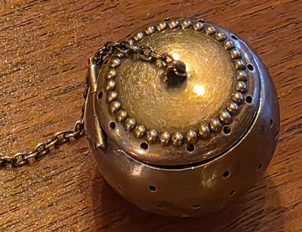 Vintage Fine STERLING SILVER TEA BALL INFUSER