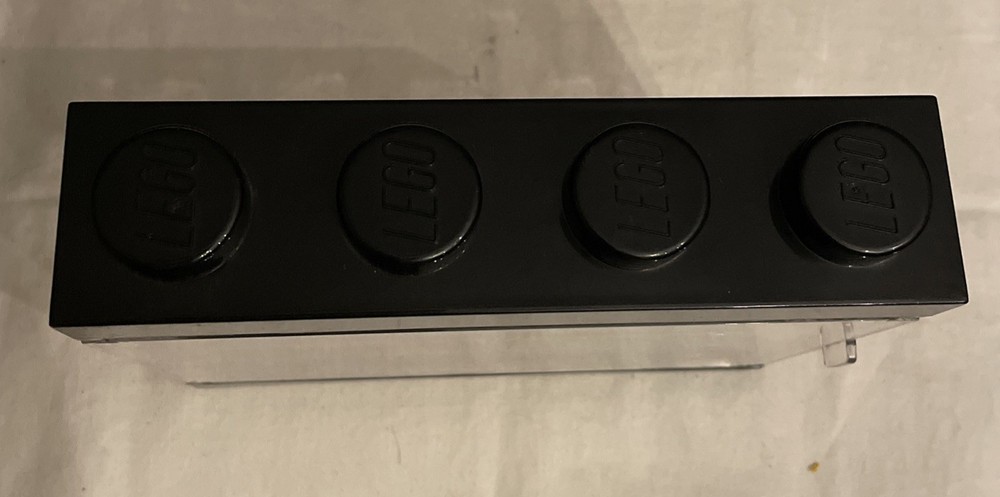 LEGO Minifigure Display Case 8, in Black, Brick Stackable