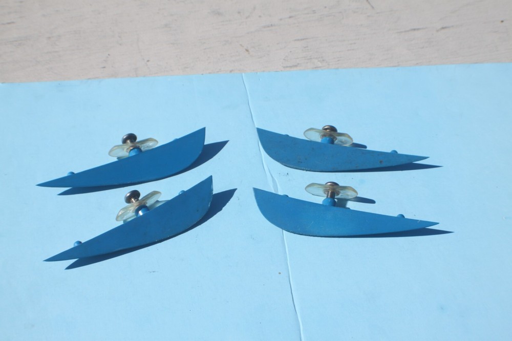 LIQUIDFORCE - WAKEBOARD - SKEGS (4) R&L - USED