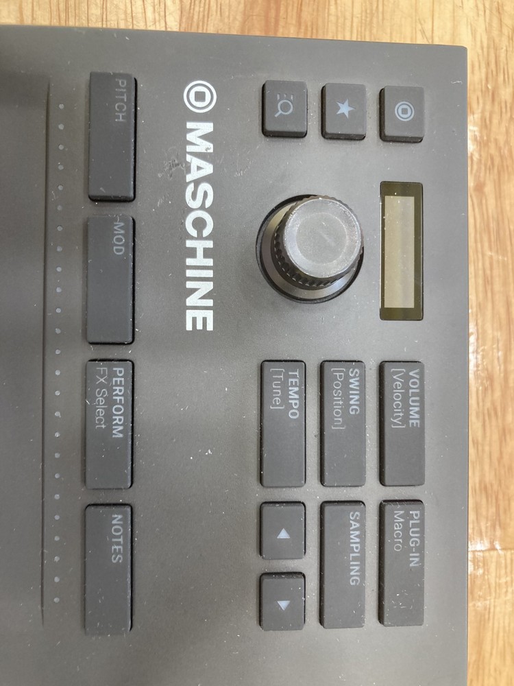 Native Instruments MASCHINE MIKRO MK3 Drum Controller USED