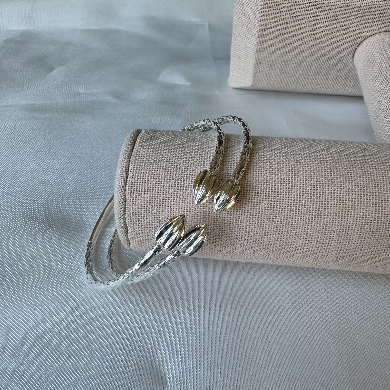 Cocoa Pods Pointy Bulb Ends .925 Sterling Silver West Indian Bangles, 1 pair