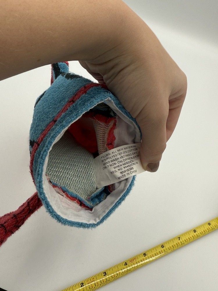 2004 Marvel Spider Man Cloth Hand Puppet. Collectable.