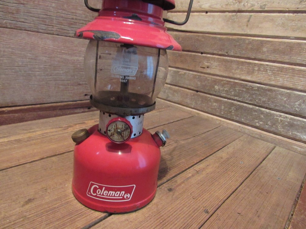 Vintage Red Coleman Single Mantle Lantern Model 200A Dated 3/63