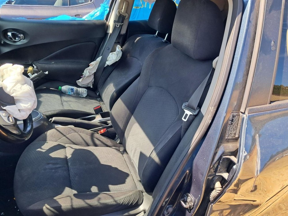 JUKE 2013 Glove Box 4813286