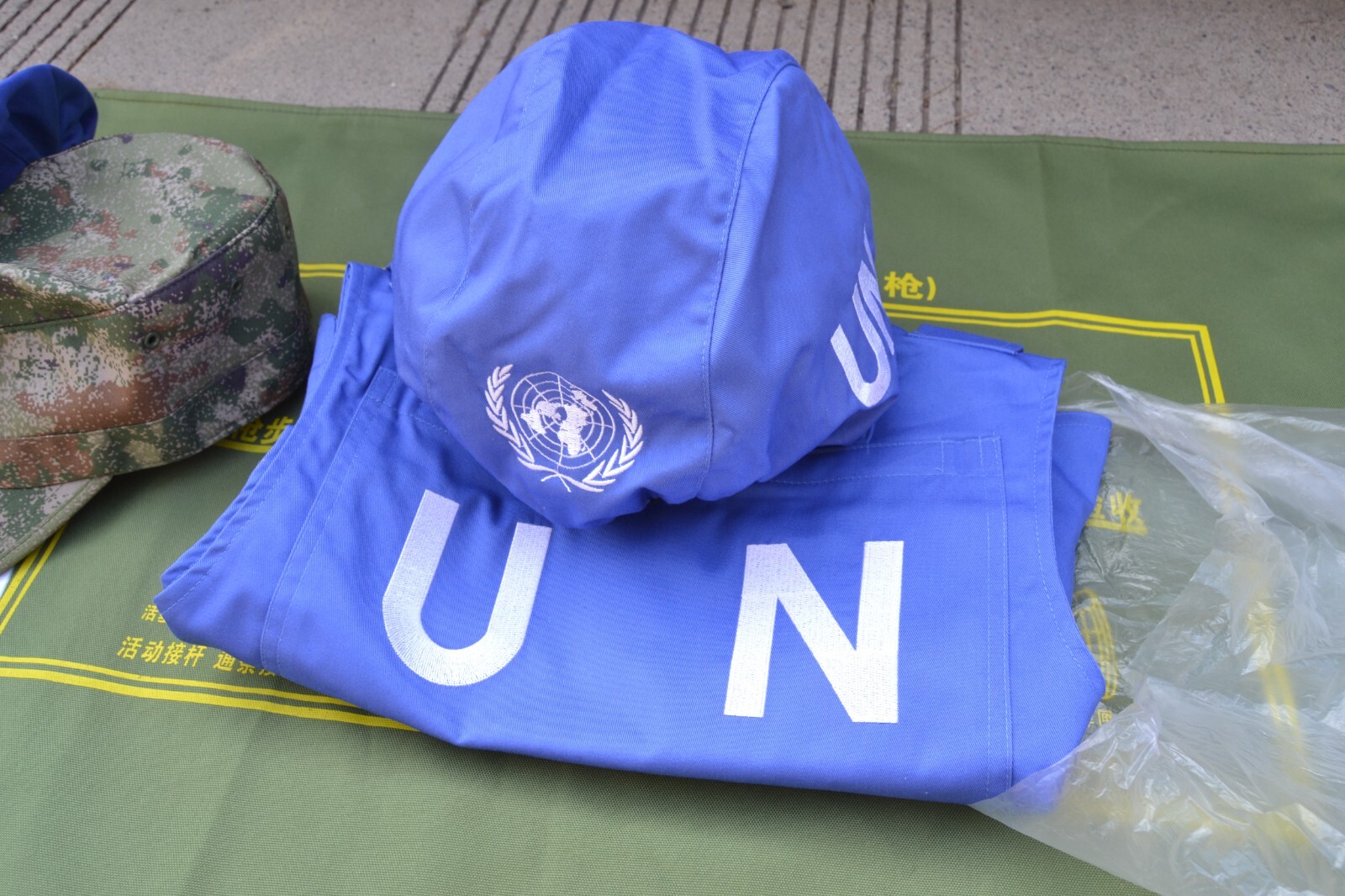 Original Chinese ARMY PLA Peace Keeping Force UN Plate Carrier Vest