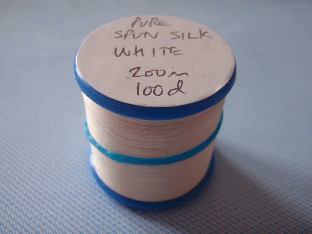 Pure silk fly tying thread - white - 100d