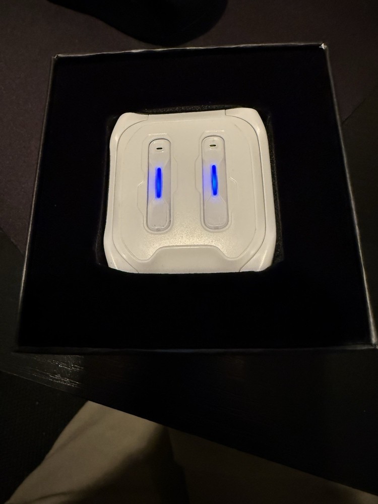 Middle Rabbit S-W4 Dual Mode Earbuds In Good Condition.