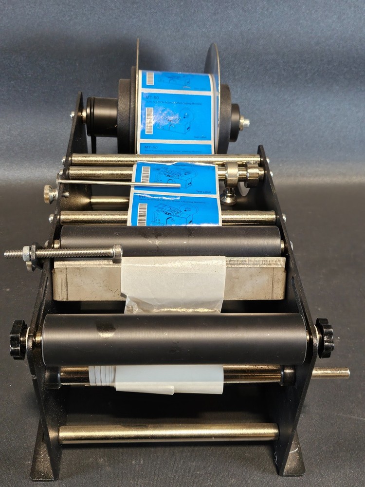 Manual Round Bottle Labeler
