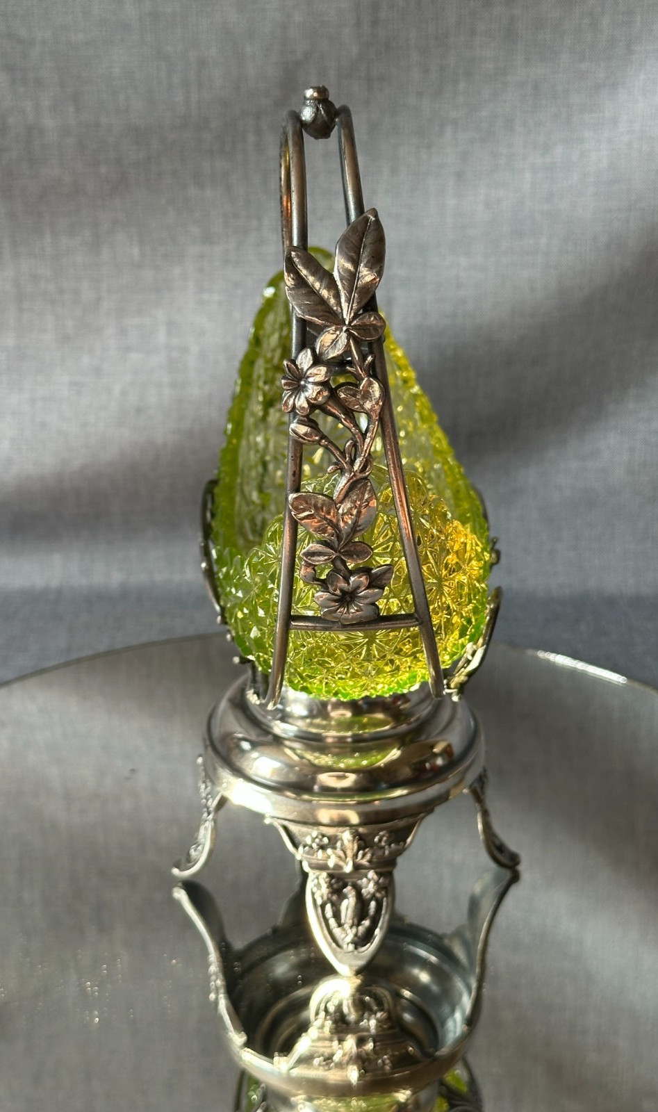 Antique Barbour Brothers Quadruple plate Castor Button & Bows Daisy Canoe Bowl