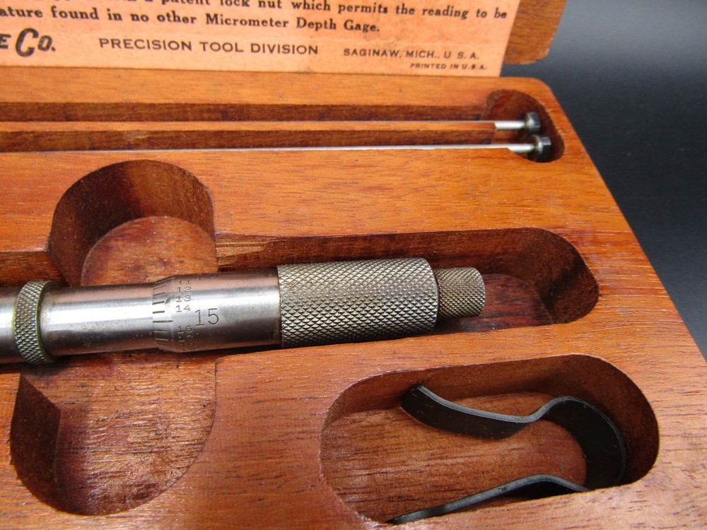 Vintage The Lufkin Rule Co. Micrometer Depth Gage Precision Tool Division Case
