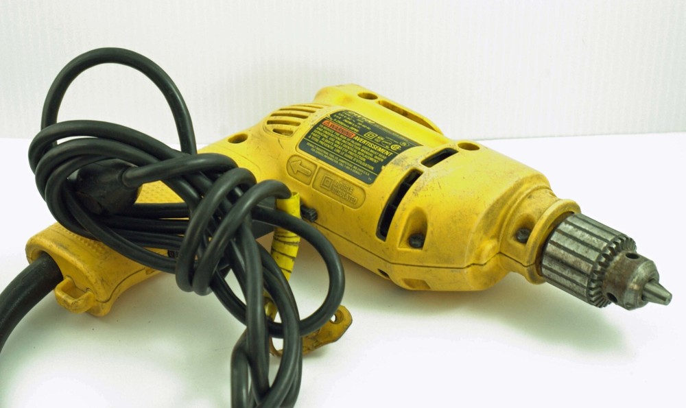 Dewalt DW100 3/8” (10 mm) Corded Drill with Bubble Level