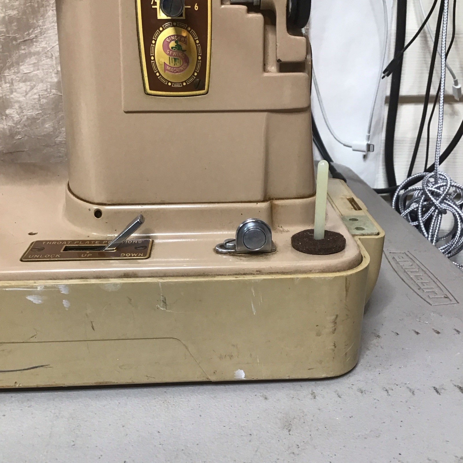 Vintage Singer 404A Sewing Machine With Case