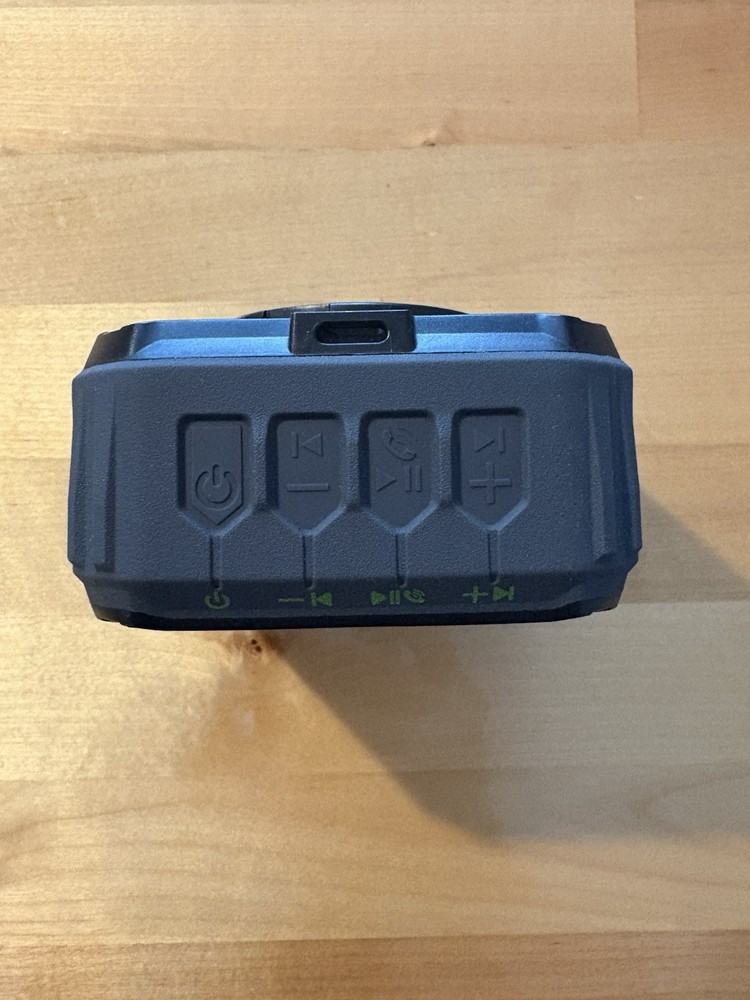 Blackfire Bluetooth Wireless Speaker with Magnetic Mount Square Shape