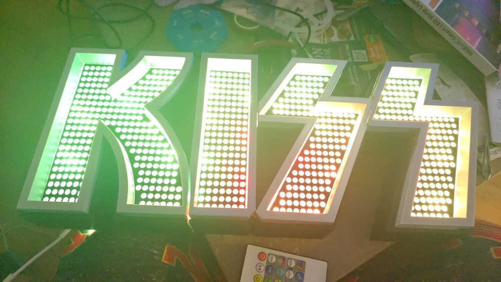Kiss Lightbox Pinball Logo
