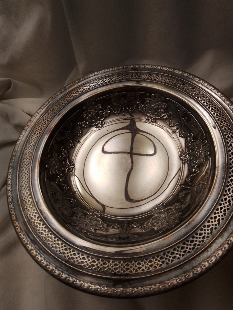 Vintage International Silver Co Silverplated 8" Bowl With Pierced Rim