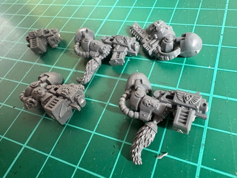 Space Wolves Bolters & Chainsword | Arm Bits | Space Marine Weapons Kitbash 40K