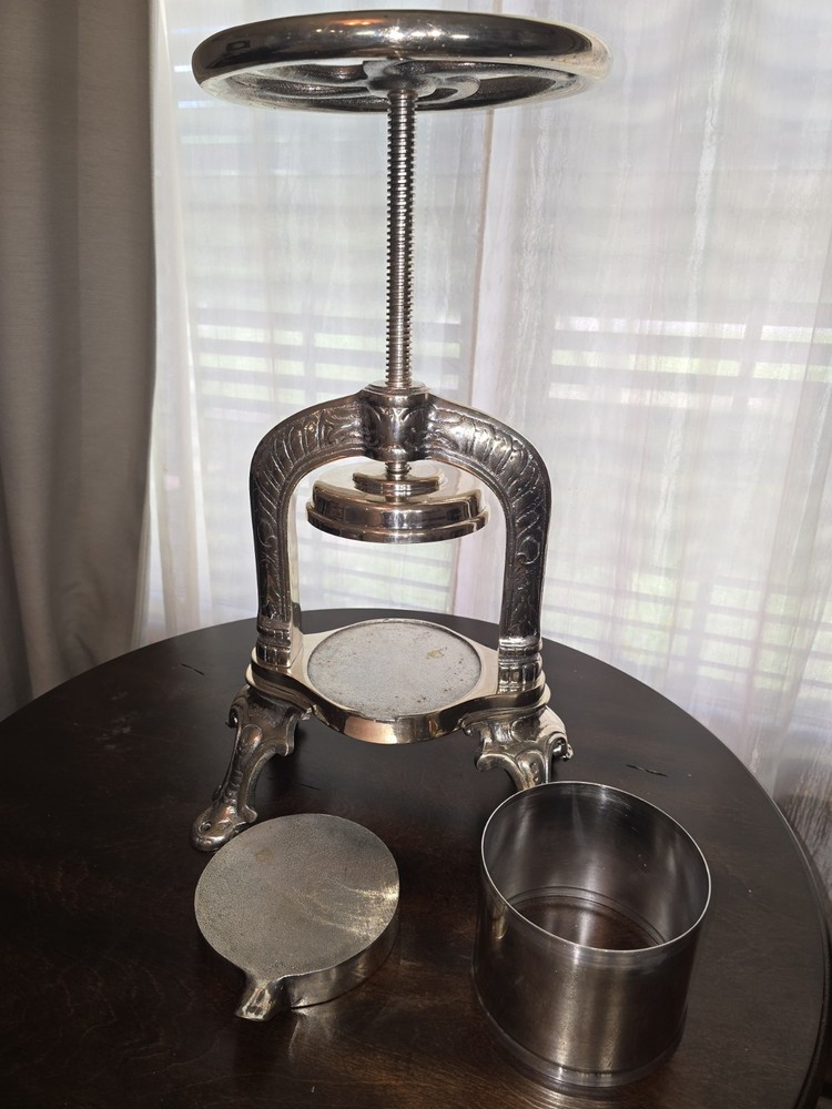 Silver Plated Duck Press Or Canalier