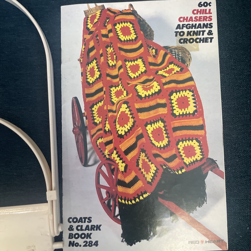 Vintage Lo Ran folding stand for holding patterns + 2 Crochet Pattern Booklets