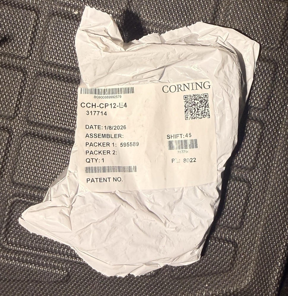 Corning Cable CCH-CP12-E4 Corning CCH Panel LC Duplex 12 F Multimode - Black