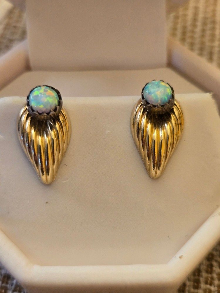 Vintage Gold-Tone Opal Stud Earrings With Leaf Design