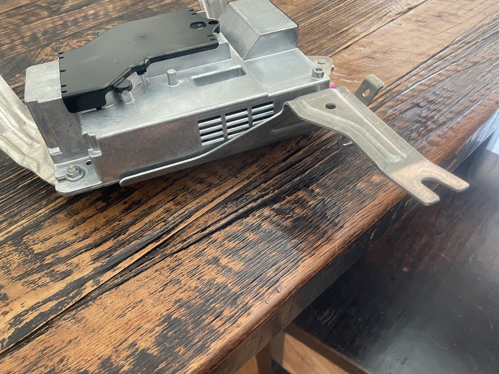 BMW Audio Sound System Amplifier Module W/ Surround View Camera Computer Control